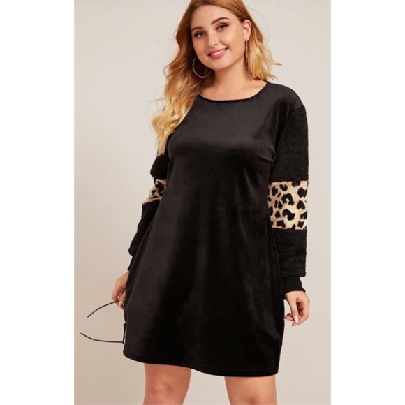 Velvet dress w/ Faux Fur Sleeves - Picture 2 of 8